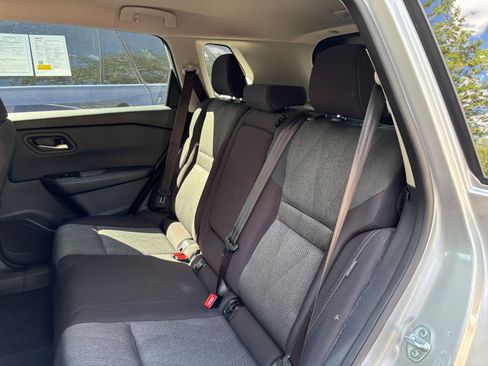 Used 2025 Nissan Rogue SV image 39