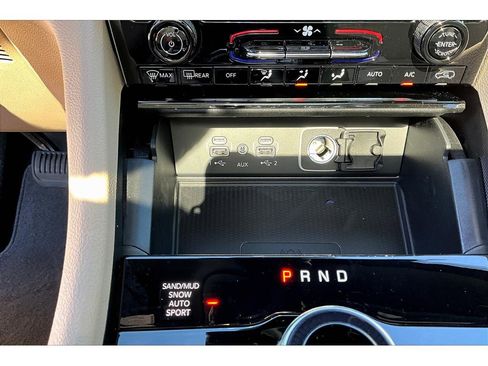 New 2025 Jeep Grand Cherokee Limited w/ Luxury Tech Group II AWD/4WD image 16