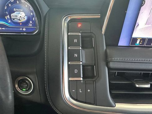 Used 2022 Chevrolet Tahoe LT w/ Luxury Package RWD image 29
