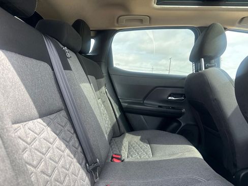 Certified 2025 Nissan Kicks SV w/ SV Premium Package FWD image 31