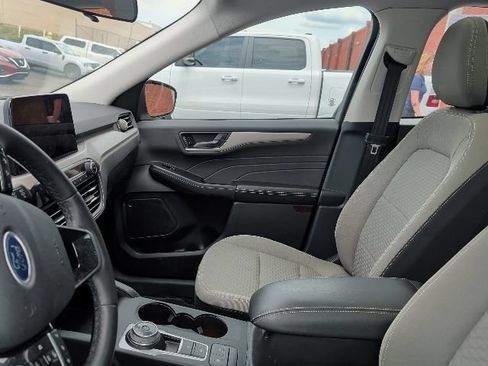Used 2022 Ford Escape SE w/ SE Sport Appearance Package AWD/4WD image 7