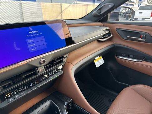 New 2025 Toyota Crown Signia image 10