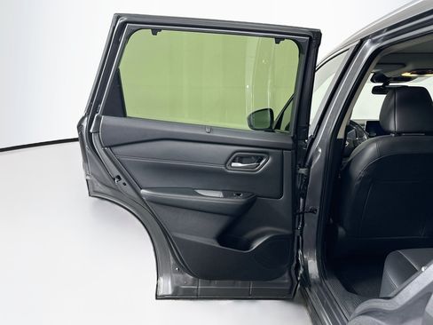 Used 2025 Nissan Rogue SV w/ SV Premium Package FWD image 26