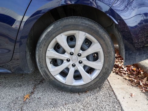 Used 2024 Toyota Corolla LE image 14