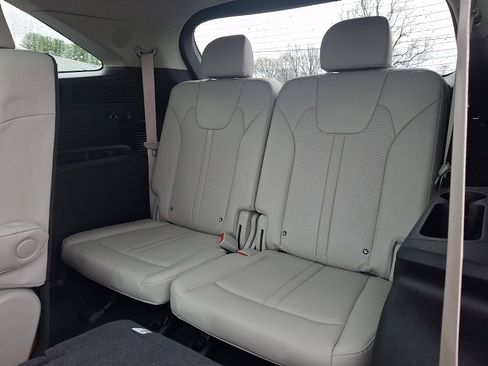 Used 2023 Kia Sorento SX Prestige image 11