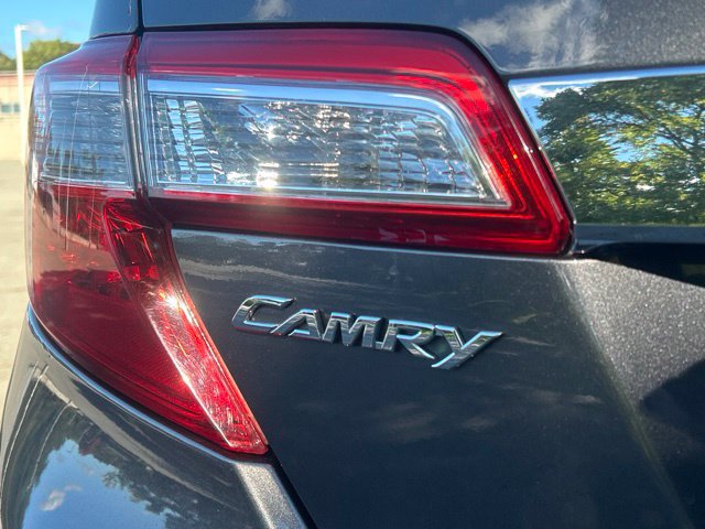 Used 2012 Toyota Camry XLE w/ Leather Pkg FWD image 10