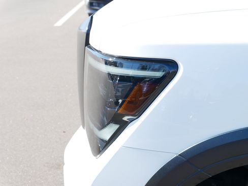 Used 2020 Nissan Titan PRO-4X w/ Pro-4x Convenience Package image 16