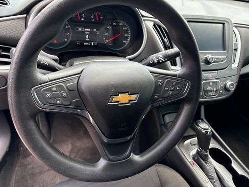 Used 2018 Chevrolet Malibu LS w/ LPO, Convenience Package 1 FWD image 13