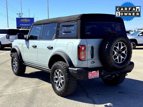 Used 2024 Ford Bronco Badlands image 9