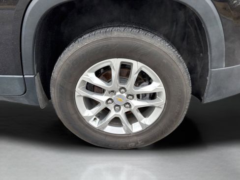 Used 2021 Chevrolet Traverse LT image 45