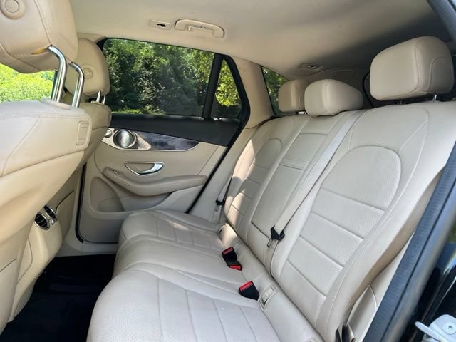 Used 2019 Mercedes-Benz GLC 300 image 17