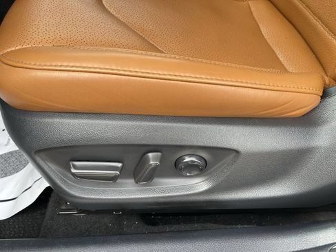 Used 2020 Toyota Avalon Limited w/ Advanced Safety Package FWD image 13
