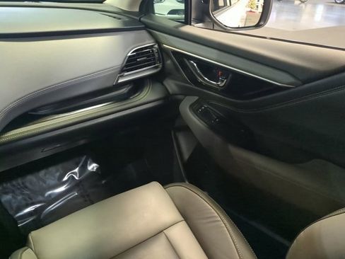 Used 2025 Subaru Outback Onyx Edition image 17