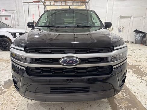 Used 2024 Ford Expedition XLT image 2