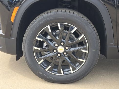 New 2026 Chevrolet Traverse LT w/ Sun and Wheel Package FWD image 20