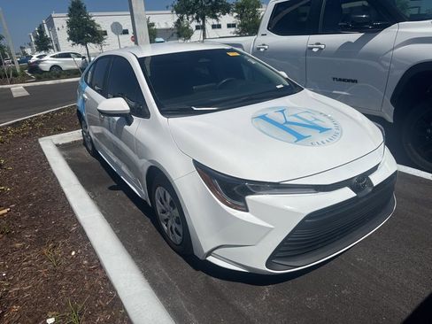 Used 2024 Toyota Corolla LE image 3