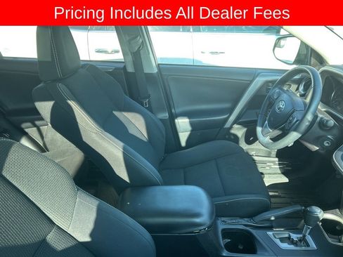 Used 2017 Toyota RAV4 XLE FWD image 4