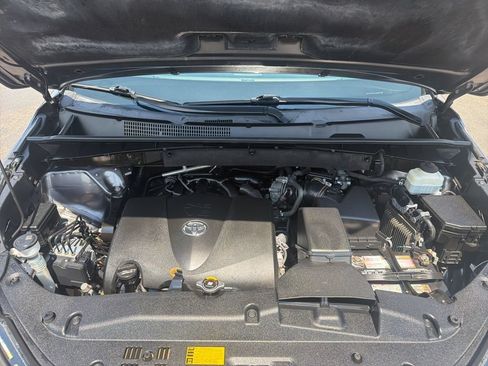 Used 2018 Toyota Highlander Limited AWD/4WD image 33