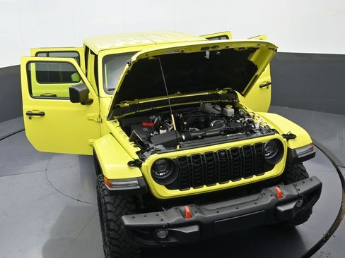Used 2024 Jeep Gladiator Mojave AWD/4WD image 37
