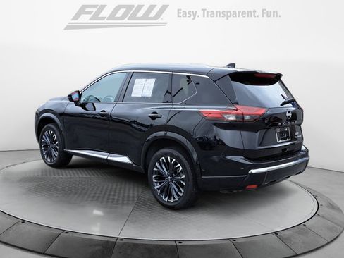 Used 2025 Nissan Rogue Platinum FWD image 6