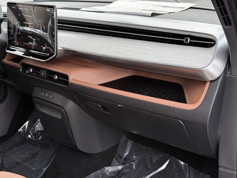 New 2025 Volkswagen ID. Buzz Pro S image 27