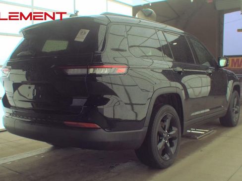 Used 2023 Jeep Grand Cherokee L Laredo image 4