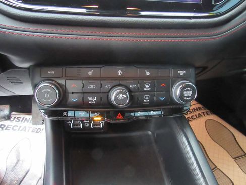 Used 2023 Dodge Durango GT image 16