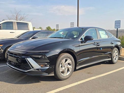 New 2026 Hyundai Sonata SE FWD image 2