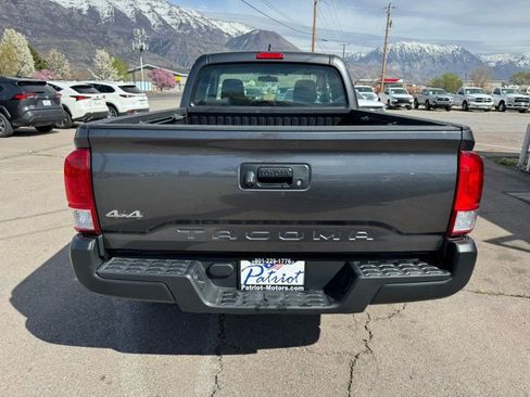 Used 2017 Toyota Tacoma SR image 4