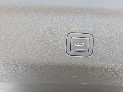 Used 2025 Chevrolet Tahoe RST w/ Comfort Package image 15