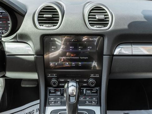 Used 2024 Porsche 718 Boxster w/ Premium Package RWD image 17