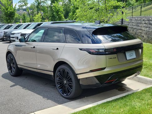 New 2026 Land Rover Range Rover Velar Dynamic SE image 12