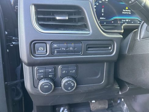 Used 2024 Chevrolet Suburban LT image 17