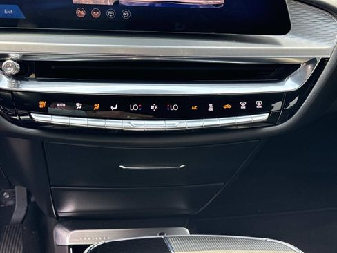 Certified 2024 Cadillac Lyriq Luxury AWD/4WD image 22