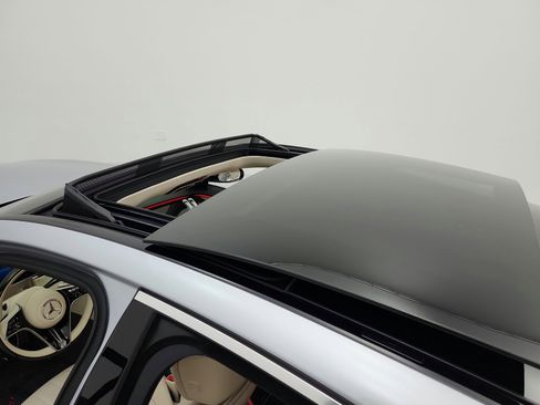 Certified 2022 Mercedes-Benz S 500 4MATIC image 11