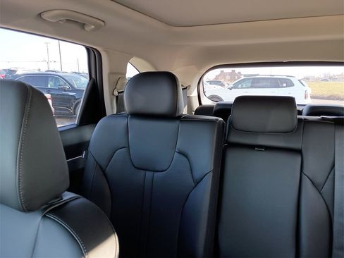 New 2026 Kia Sorento S image 12