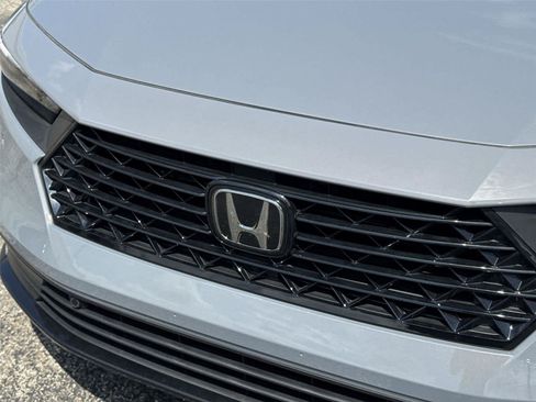 Used 2025 Honda Accord EX-L image 10