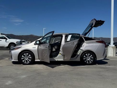 Used 2021 Toyota Prius Prime XLE w/ Carpet Mat Package (TMS) FWD image 27