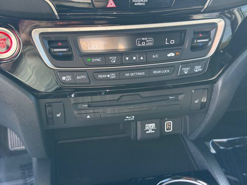 Used 2022 Honda Pilot Touring image 22
