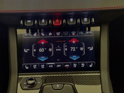 Used 2025 Lamborghini Urus SE image 16