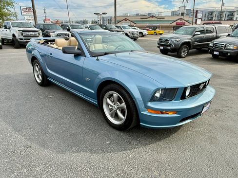 Used 2005 Ford Mustang GT Premium RWD image 7