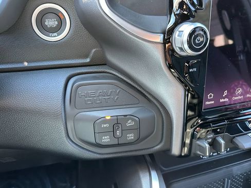 New 2026 RAM 2500 Big Horn AWD/4WD image 25