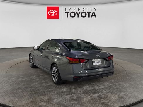 Used 2025 Nissan Altima 2.5 SV FWD image 5
