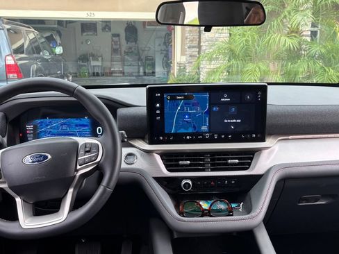 Used 2025 Ford Explorer Active RWD image 5
