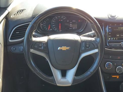 Used 2019 Chevrolet Trax LT w/ LT Convenience Package FWD image 30