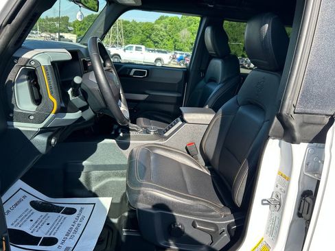 Used 2023 Ford Bronco Badlands w/ Sasquatch Package AWD/4WD image 11