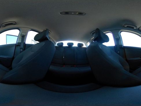 Used 2025 Kia K4 LXS image 41