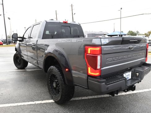 Used 2022 Ford F250 Lariat w/ Black Appearance Package image 18