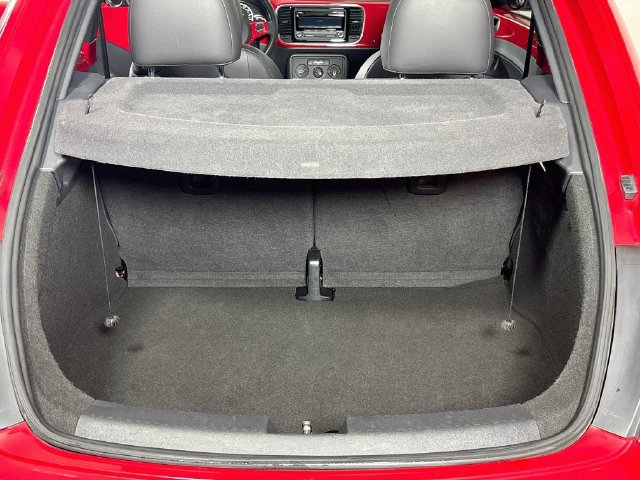 Used 2013 Volkswagen Beetle TDI FWD image 21