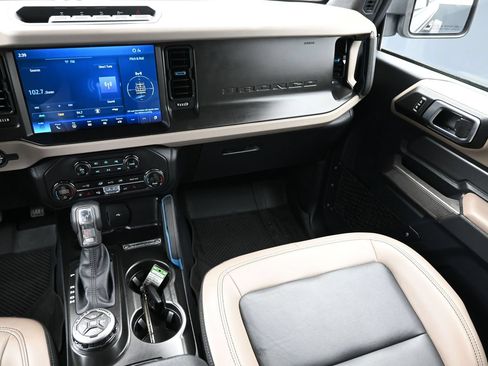 Used 2023 Ford Bronco Wildtrak AWD/4WD image 38